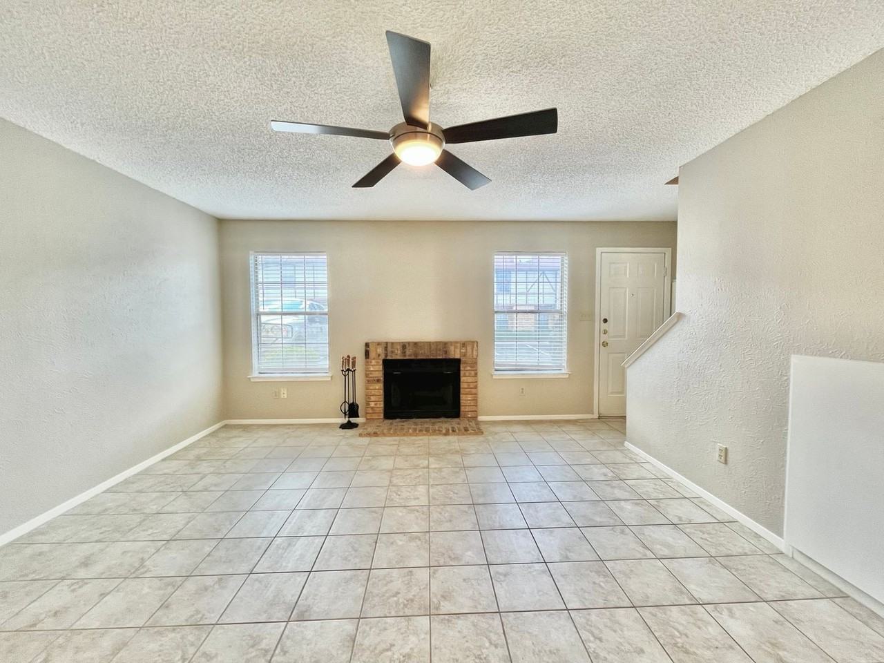 1247 Dallas Dr - Photo 2 of 13