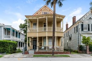 featured image of 114 Alexander St #A