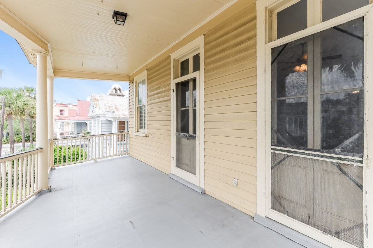 114 Alexander St #A - Photo 3 of 24