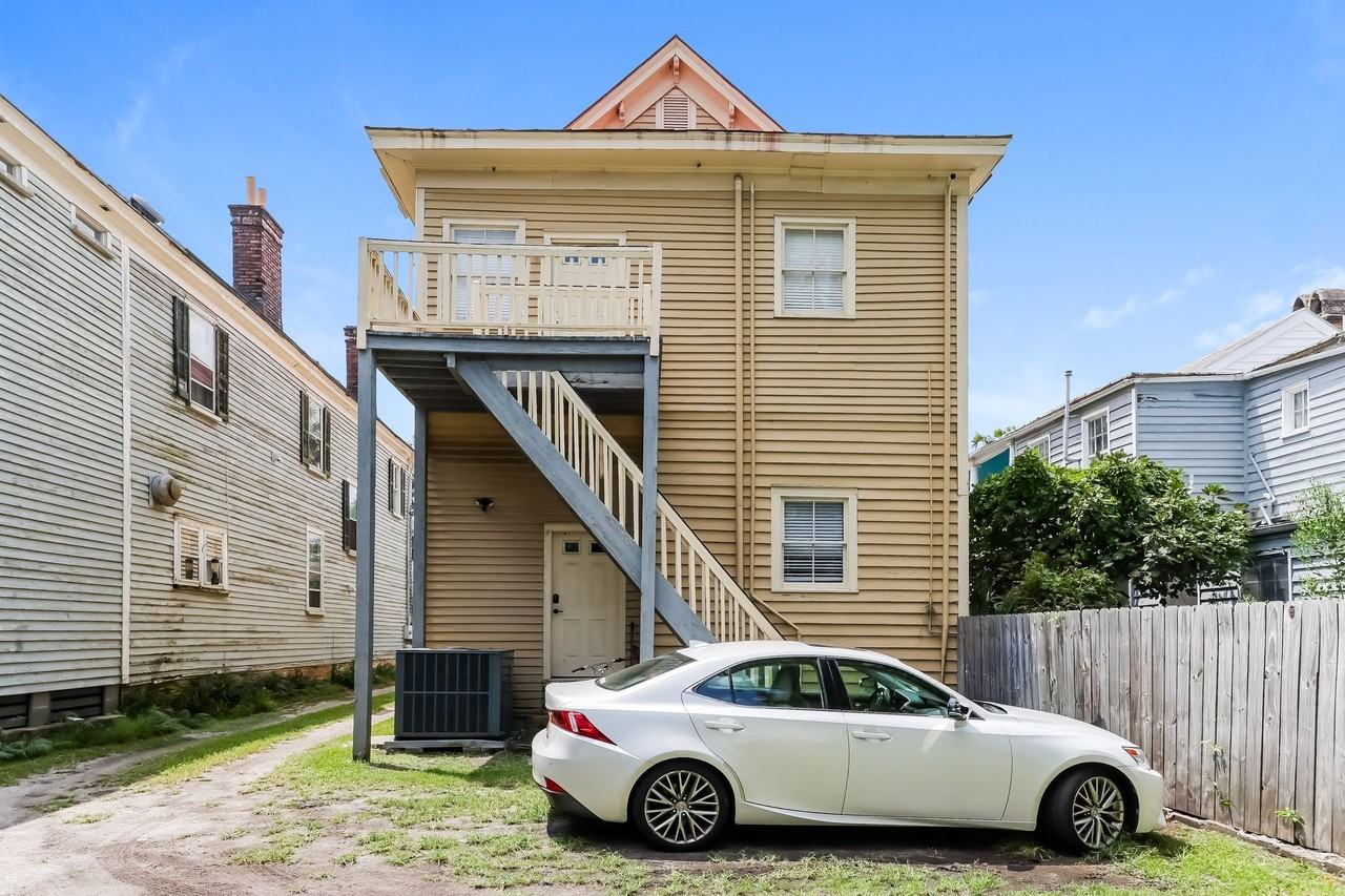 114 Alexander St #A - Photo 4 of 24