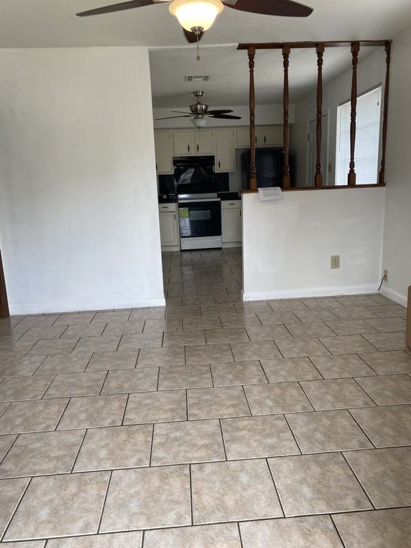 2627 Tupelo St - Photo 4 of 10