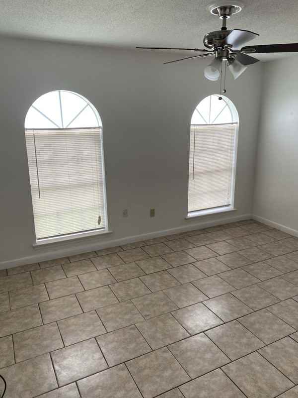 2627 Tupelo St - Photo 7 of 10