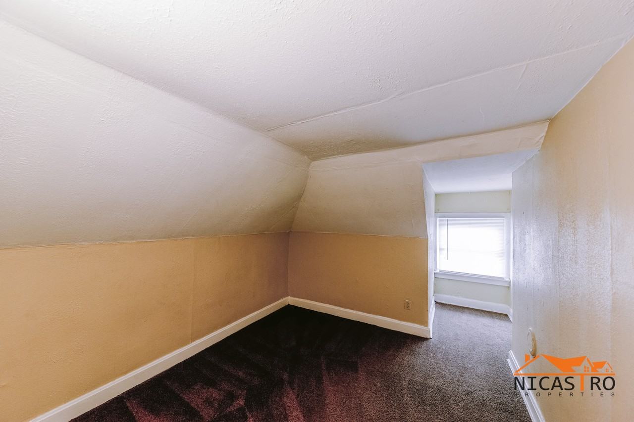 138 E 11th Ave - Photo 7 of 50