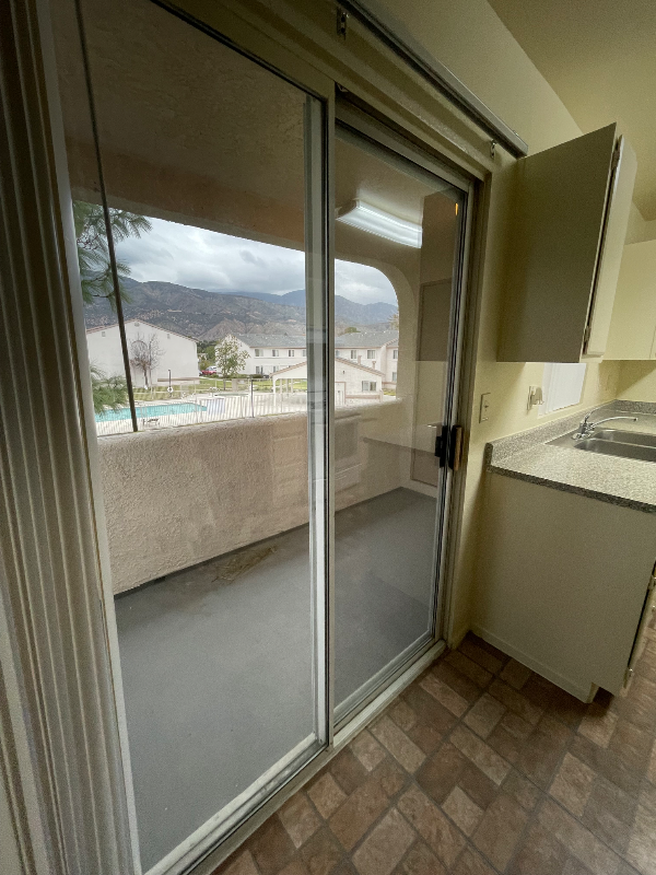 674 W 41st St #A5 - Photo 3 of 18