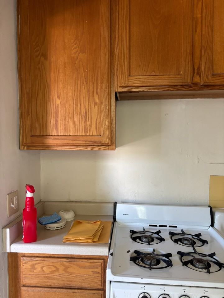 129 E Gorham St #3 - Photo 4 of 21