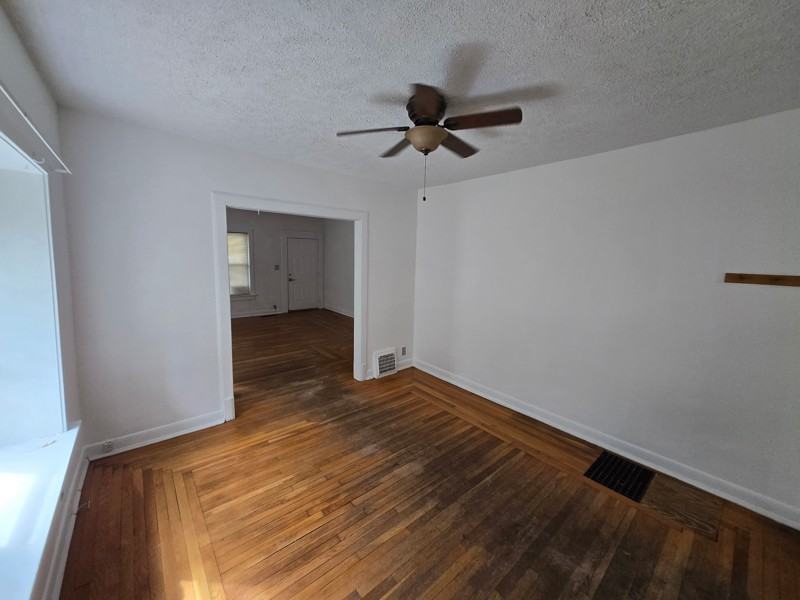 1047 Murray Ave #1047 - Photo 3 of 9