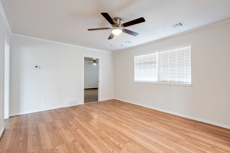 324 Ne 60th St - Photo 2 of 20