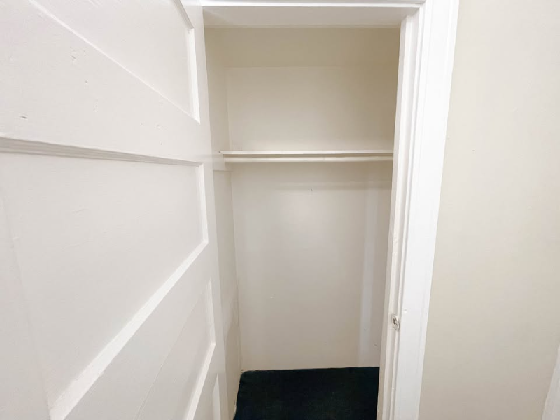 700 Jones St - Photo 3 of 12