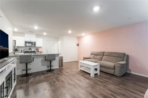 1145 Meadow Sparrow Pl - Photo 3 of 18