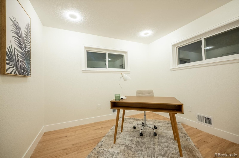 11000 Larry Dr - Photo 5 of 9