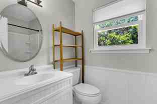 415 Weekend Special $1,775 Parkdale Drive #4B - Photo 1 of 1