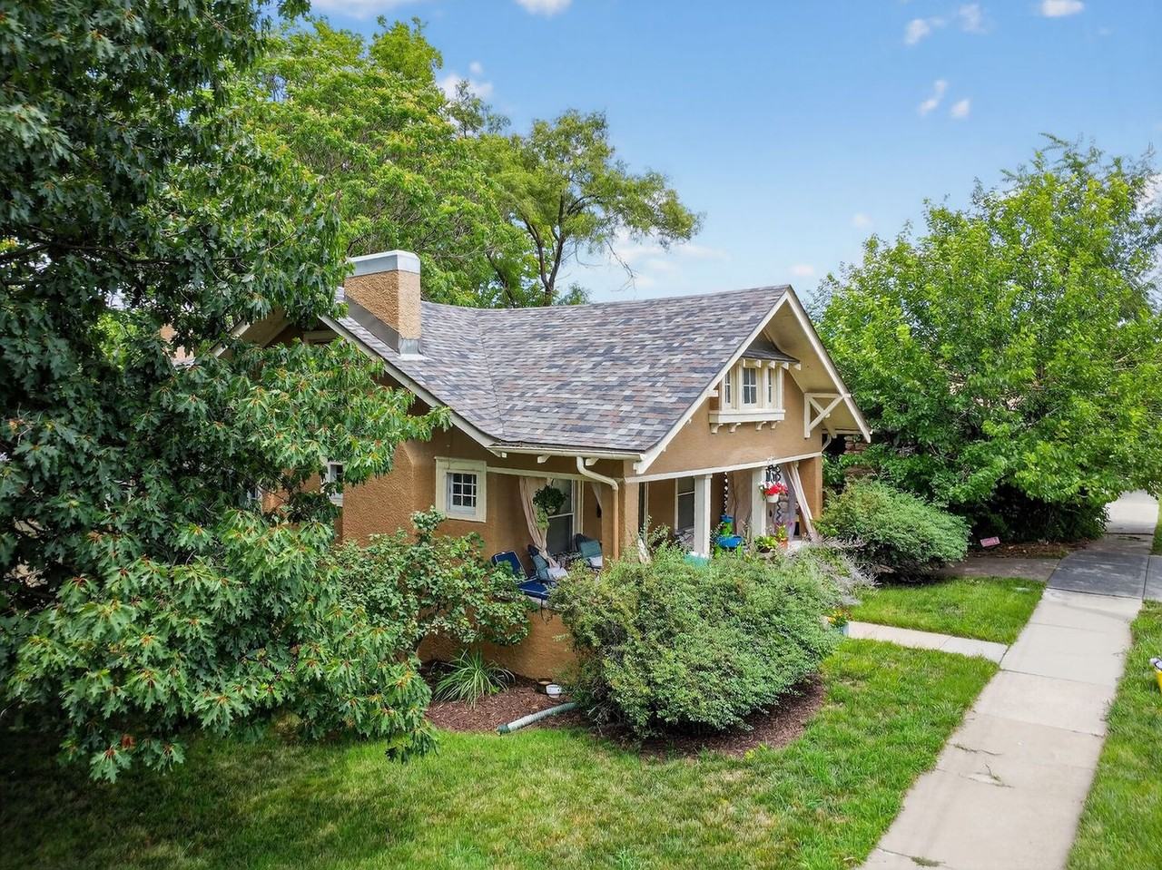 102 E 50th St - Photo 2 of 23