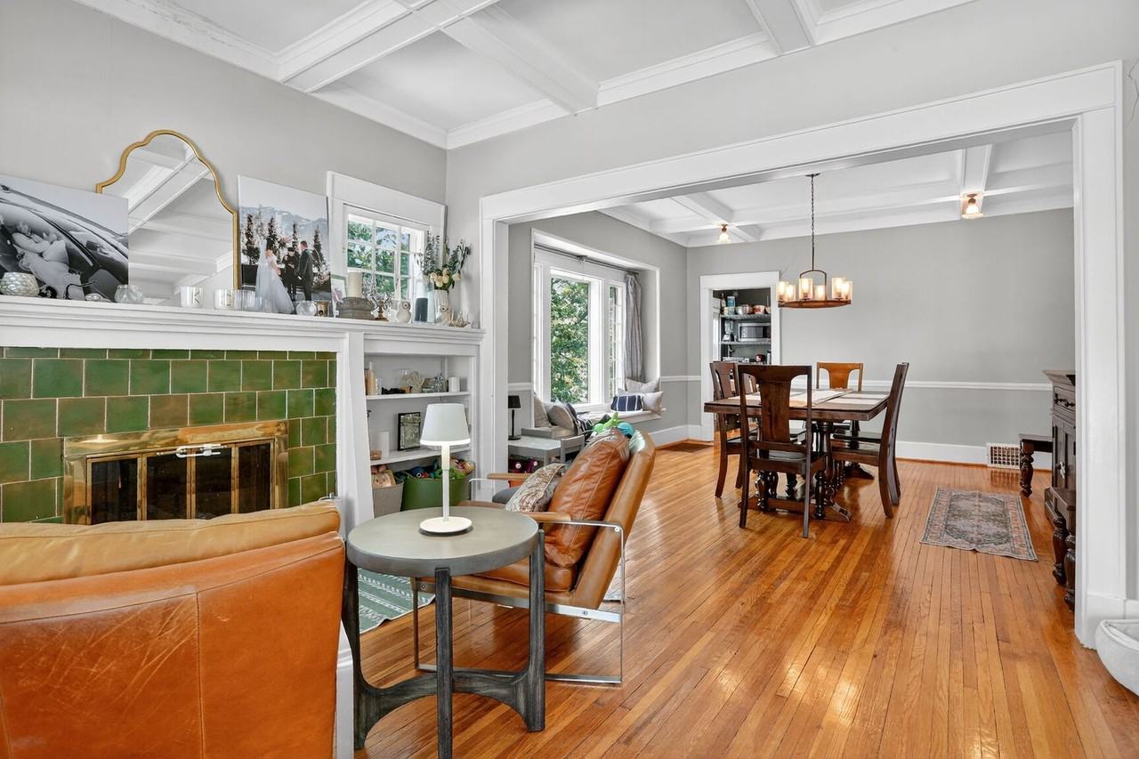 102 E 50th St - Photo 4 of 23