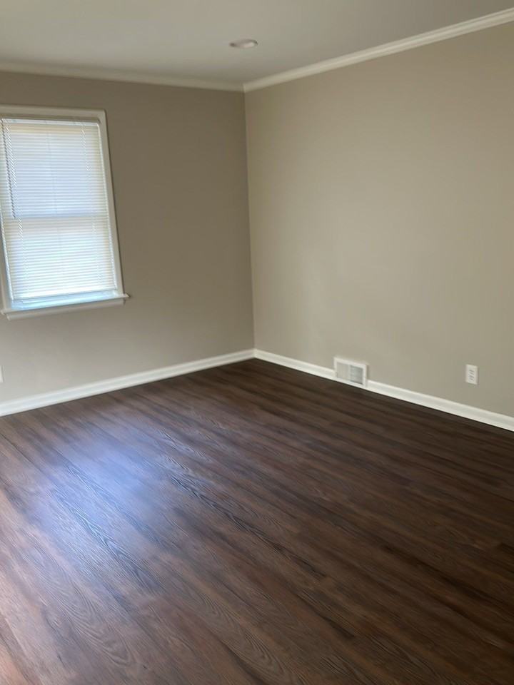 335 Avery St - Photo 7 of 50