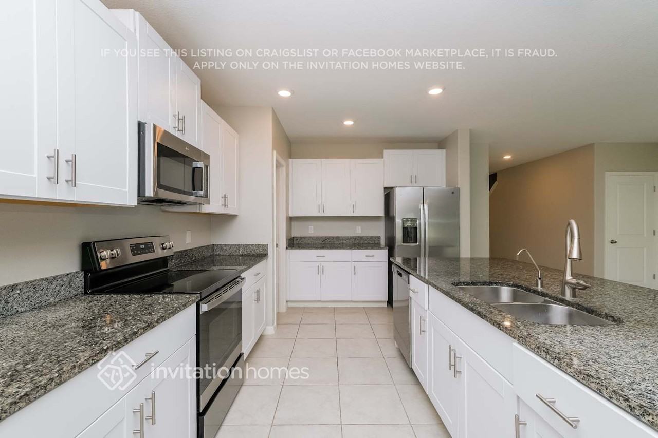 11181 Riley Pines Cir - Photo 7 of 18