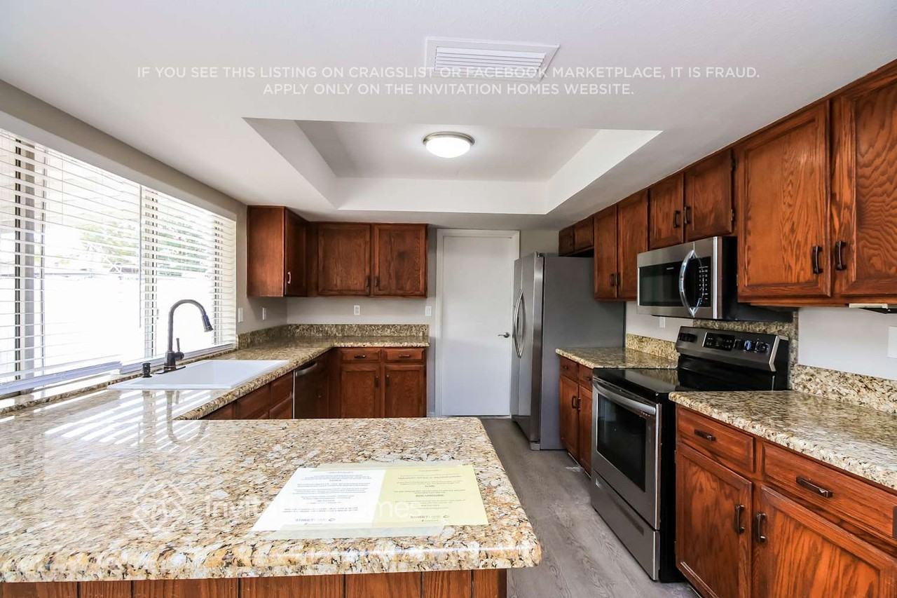 549 West Pampa Avenue - Photo 5 of 14