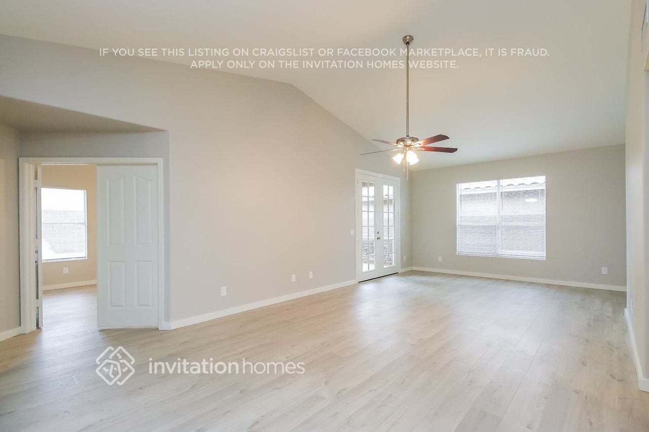 3844 E San Remo Ave - Photo 2 of 15