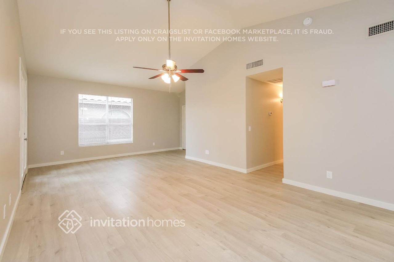 3844 E San Remo Ave - Photo 3 of 15