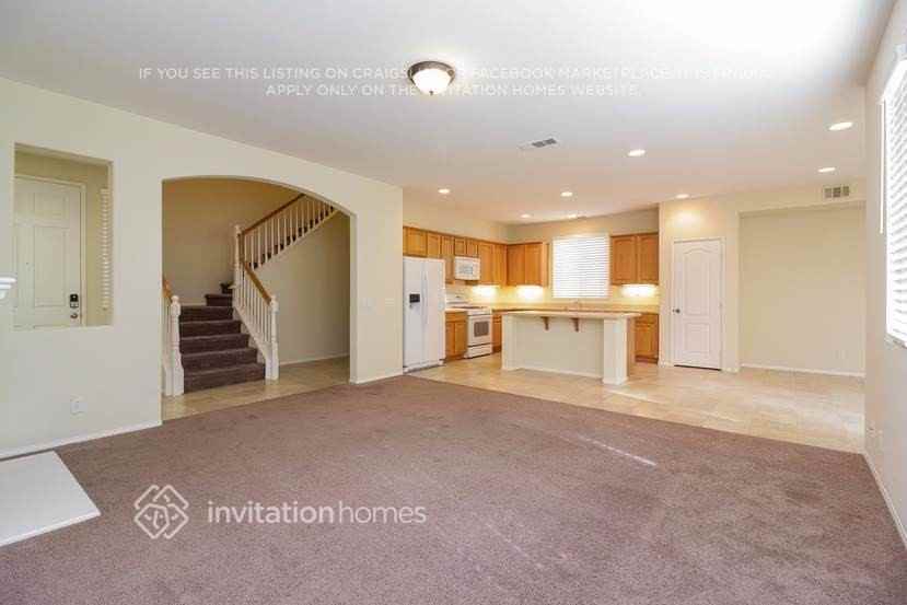 1717 Ropehaven Ct - Photo 3 of 14