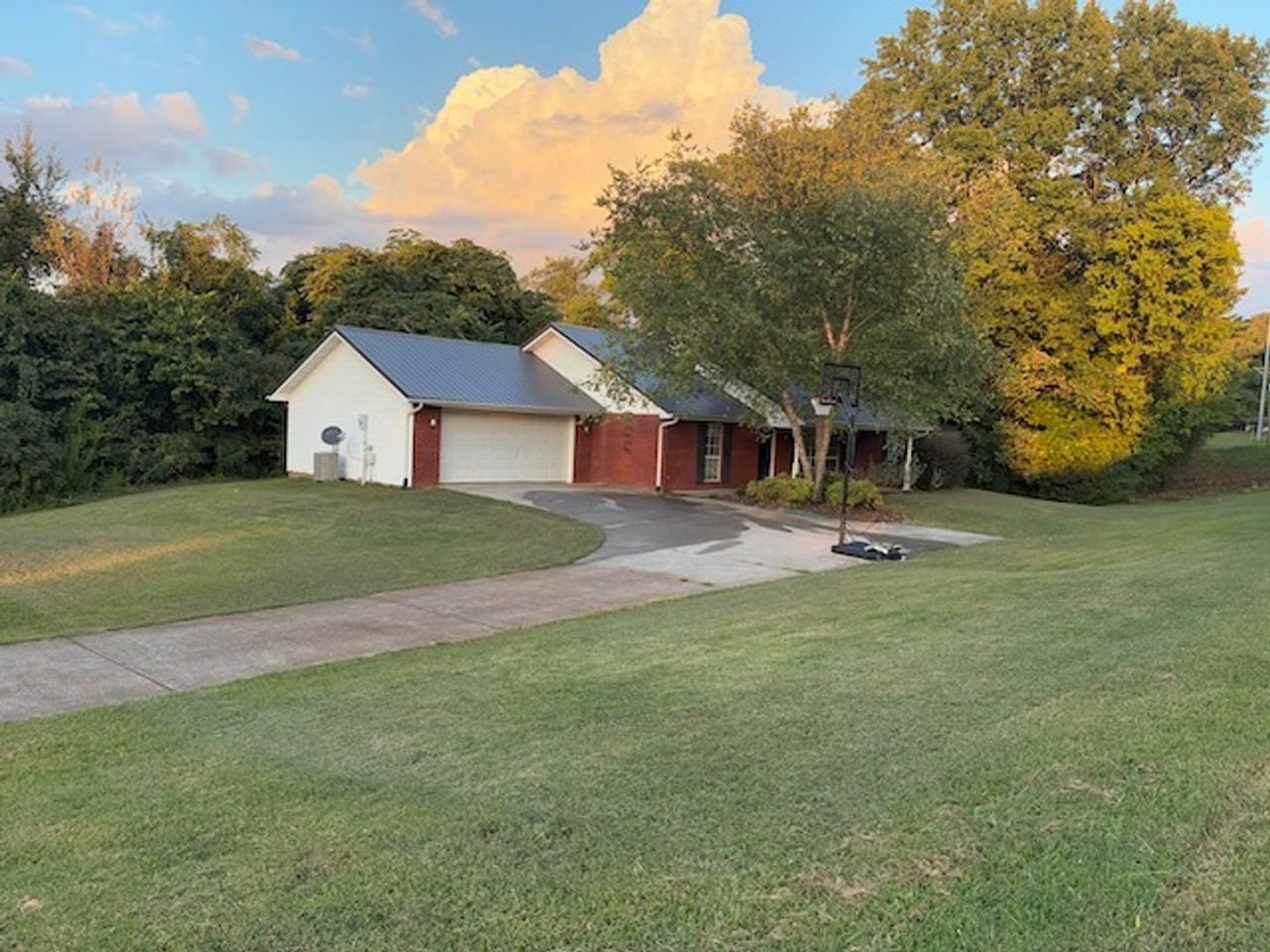 746 Providence Rd - Photo 3 of 13
