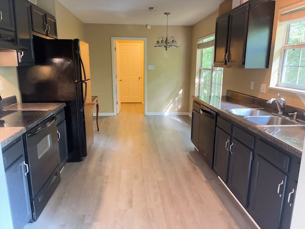 746 Providence Rd - Photo 7 of 13