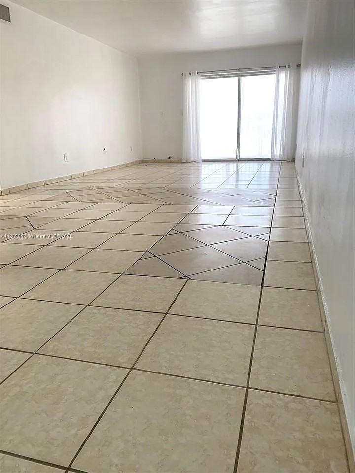 2225 Ne 123rd St #114 - Photo 2 of 12