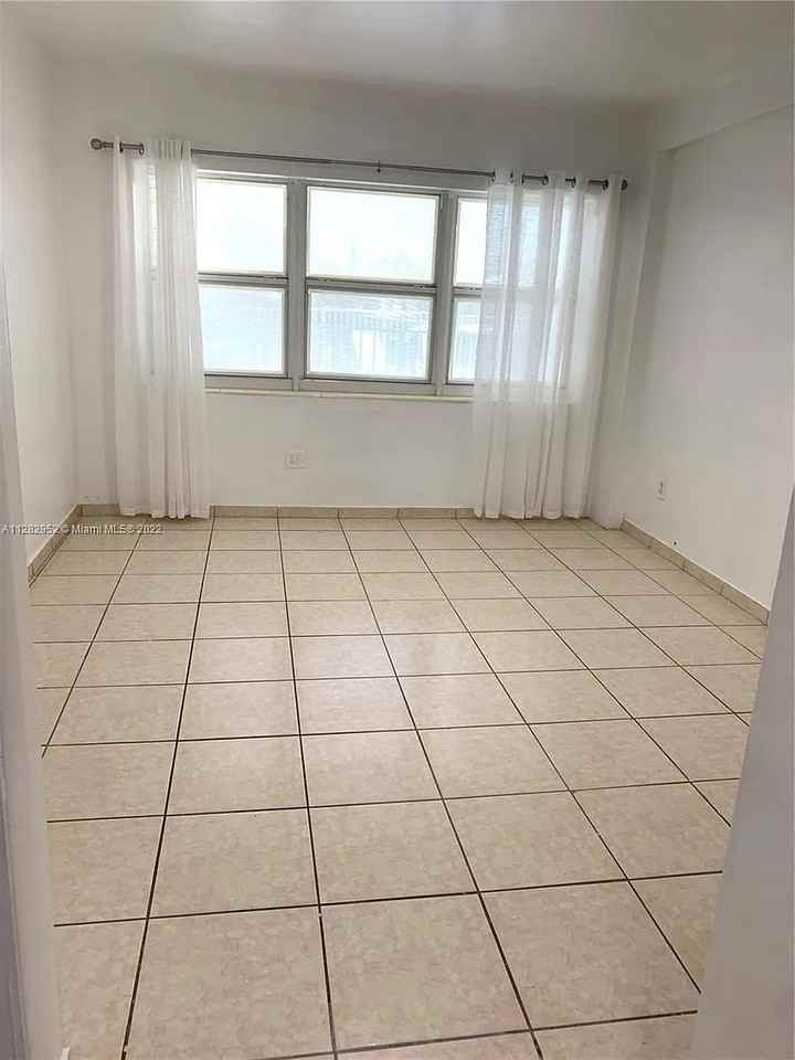 2225 Ne 123rd St #114 - Photo 5 of 12