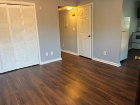 1518 W. Oak Street - Photo 1 of 1