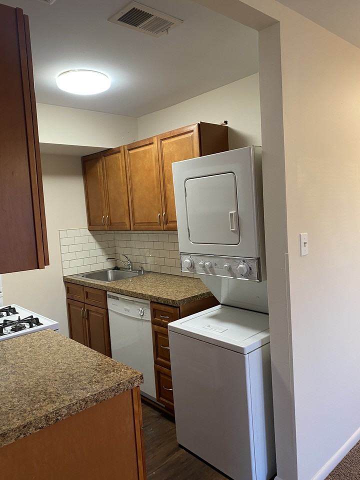 526 Green Ln #2 - Photo 3 of 7