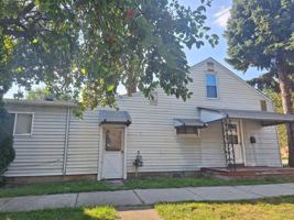 featured image of 20948 Ridgemont Rd