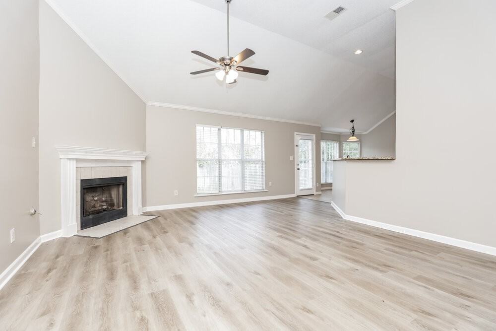 2780 Shady Well Ln - Photo 4 of 17