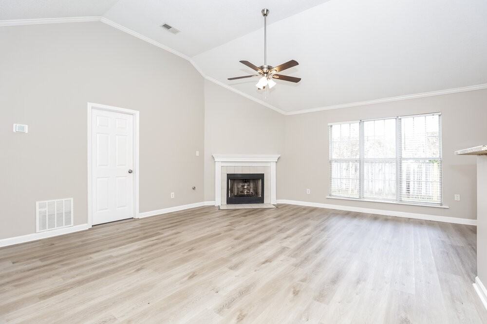2780 Shady Well Ln - Photo 5 of 17