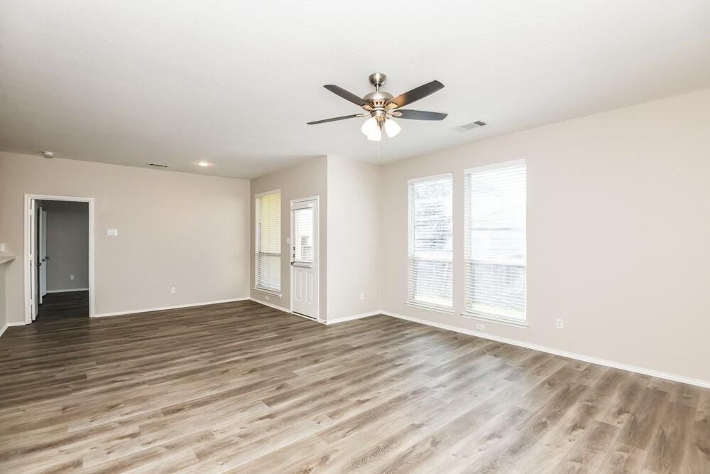 9909 Amaryllis Lane - Photo 3 of 16