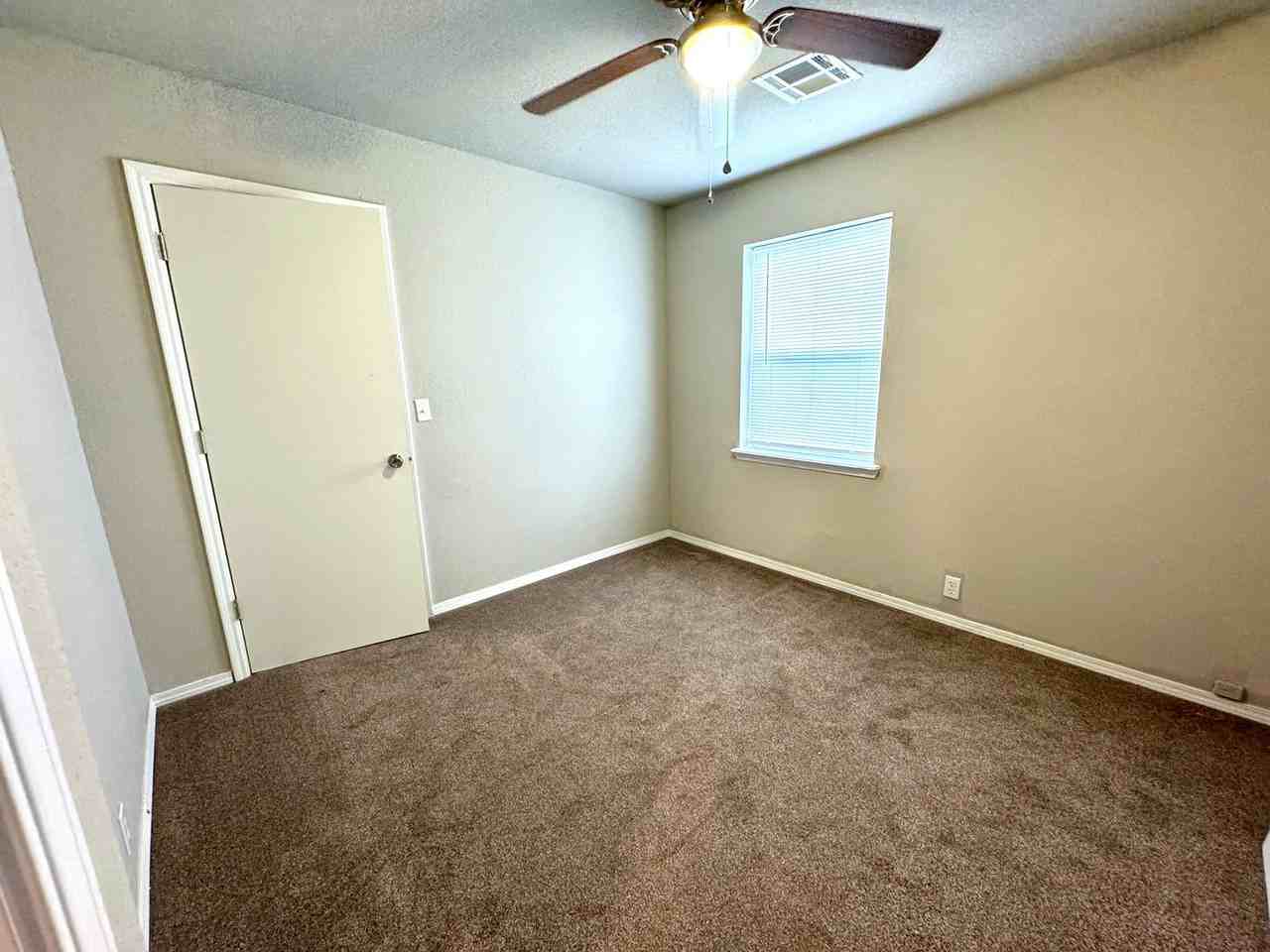 1516 S 4th St - Photo 4 of 14