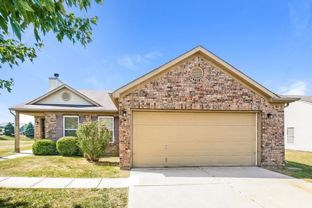 5768 N Peppereel Way