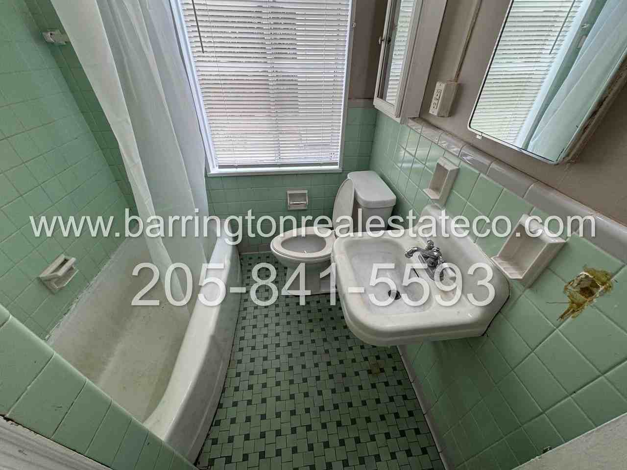 517 Grant St - Photo 4 of 5