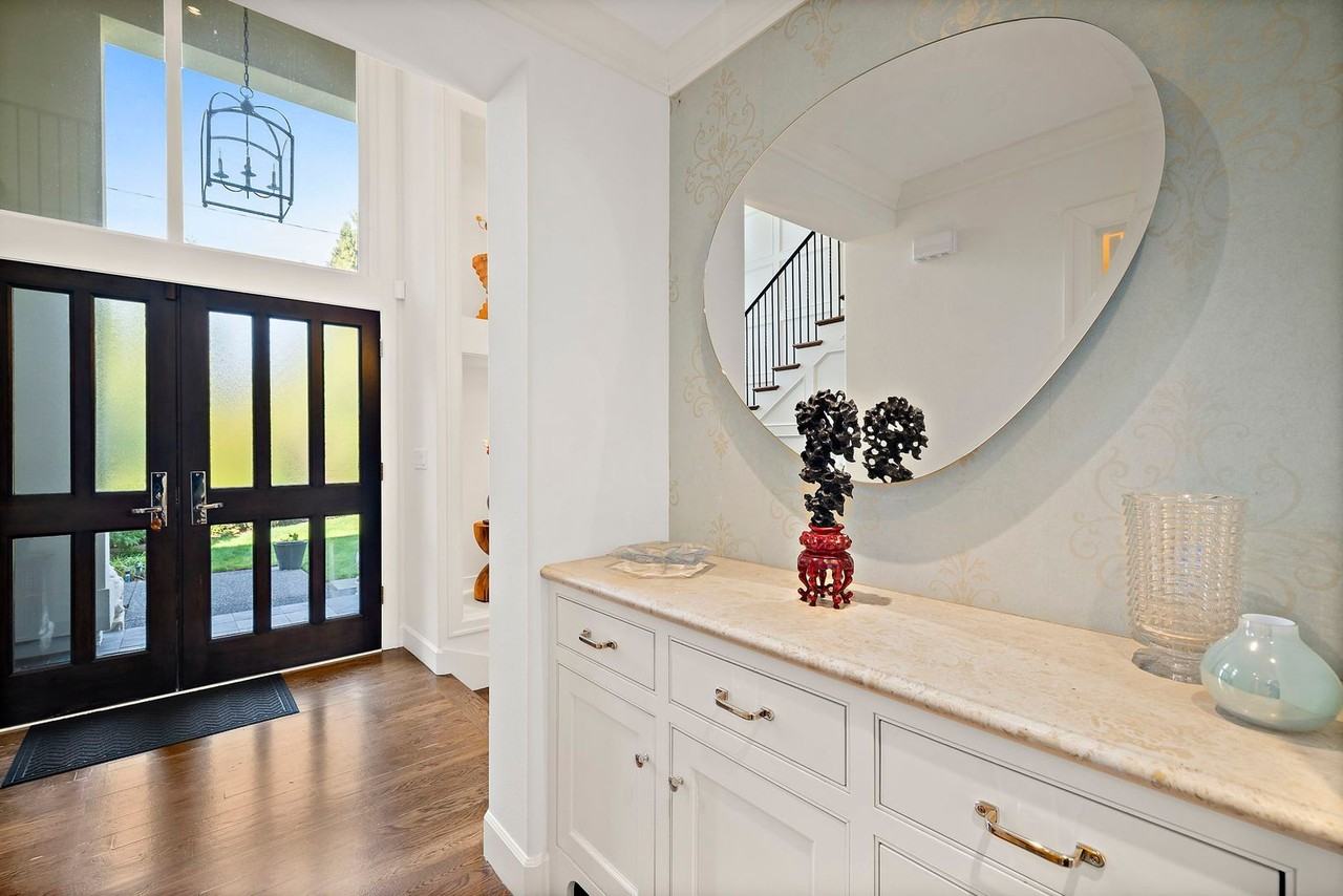 620 Evergreen Point Rd - Photo 2 of 50