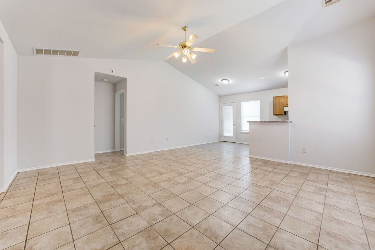 1316 Commerce Dr - Photo 4 of 36