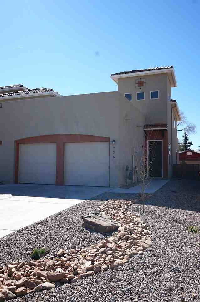 7416 Tangerine Ct Ne - Photo 3 of 33