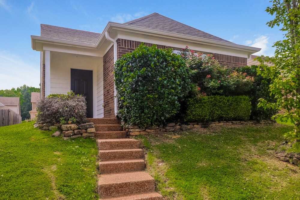 1497 Pemberton Lane - Photo 2 of 16