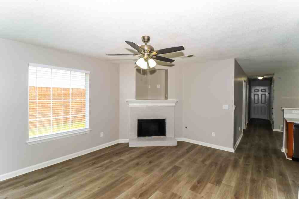 1497 Pemberton Lane - Photo 4 of 16