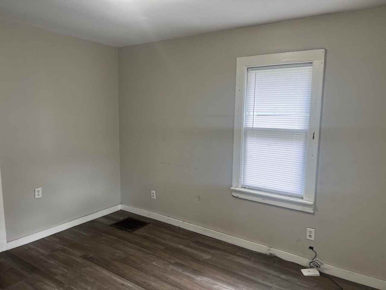 3431 Liverpool Rd - Photo 3 of 17