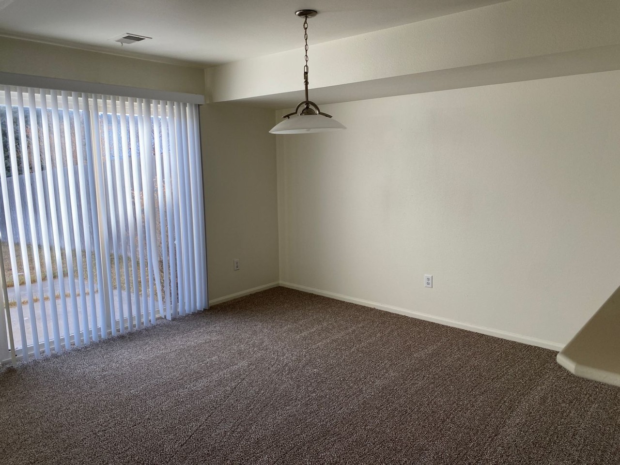 243 Abby Rd - Photo 4 of 22