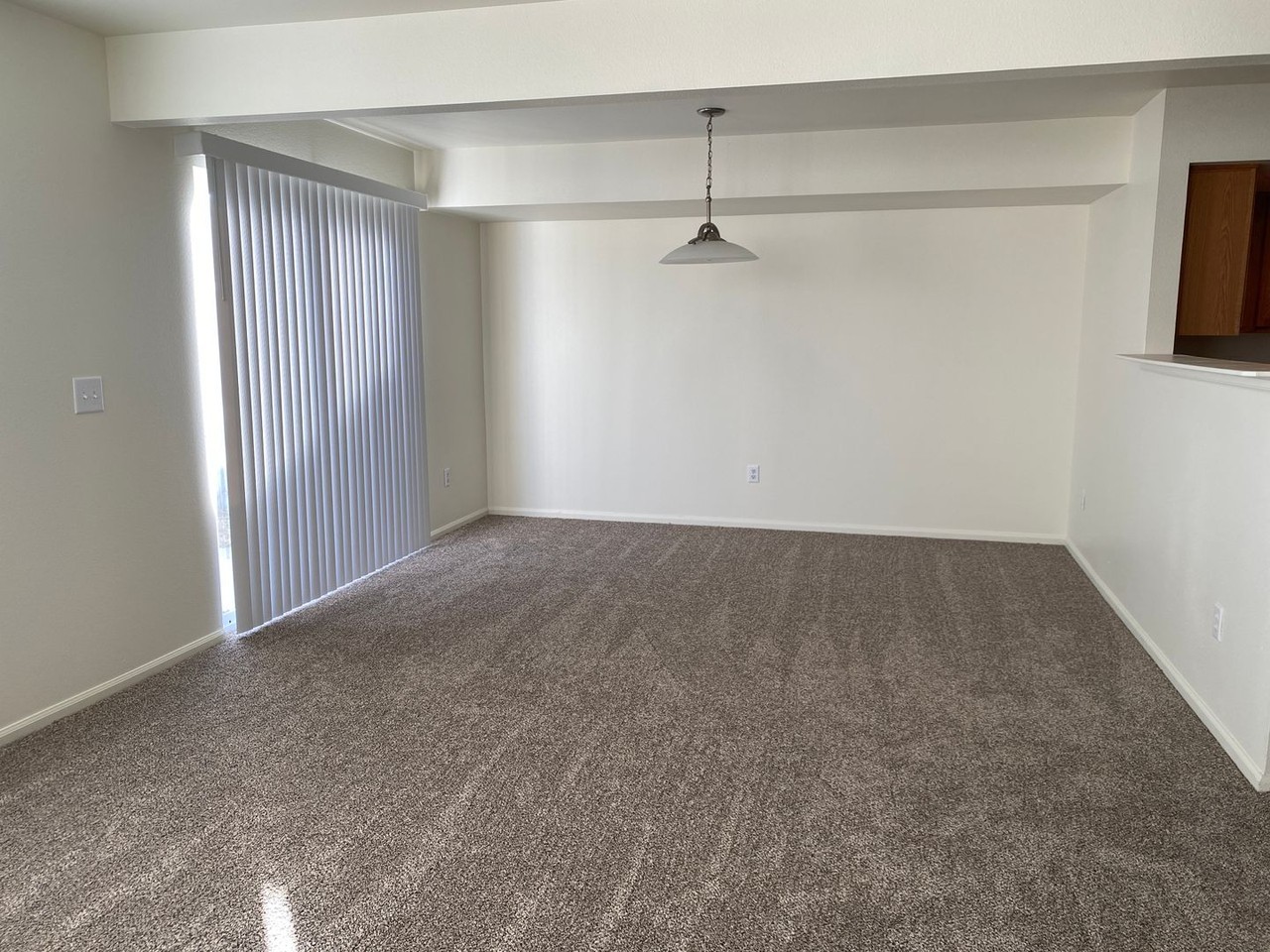 243 Abby Rd - Photo 5 of 22
