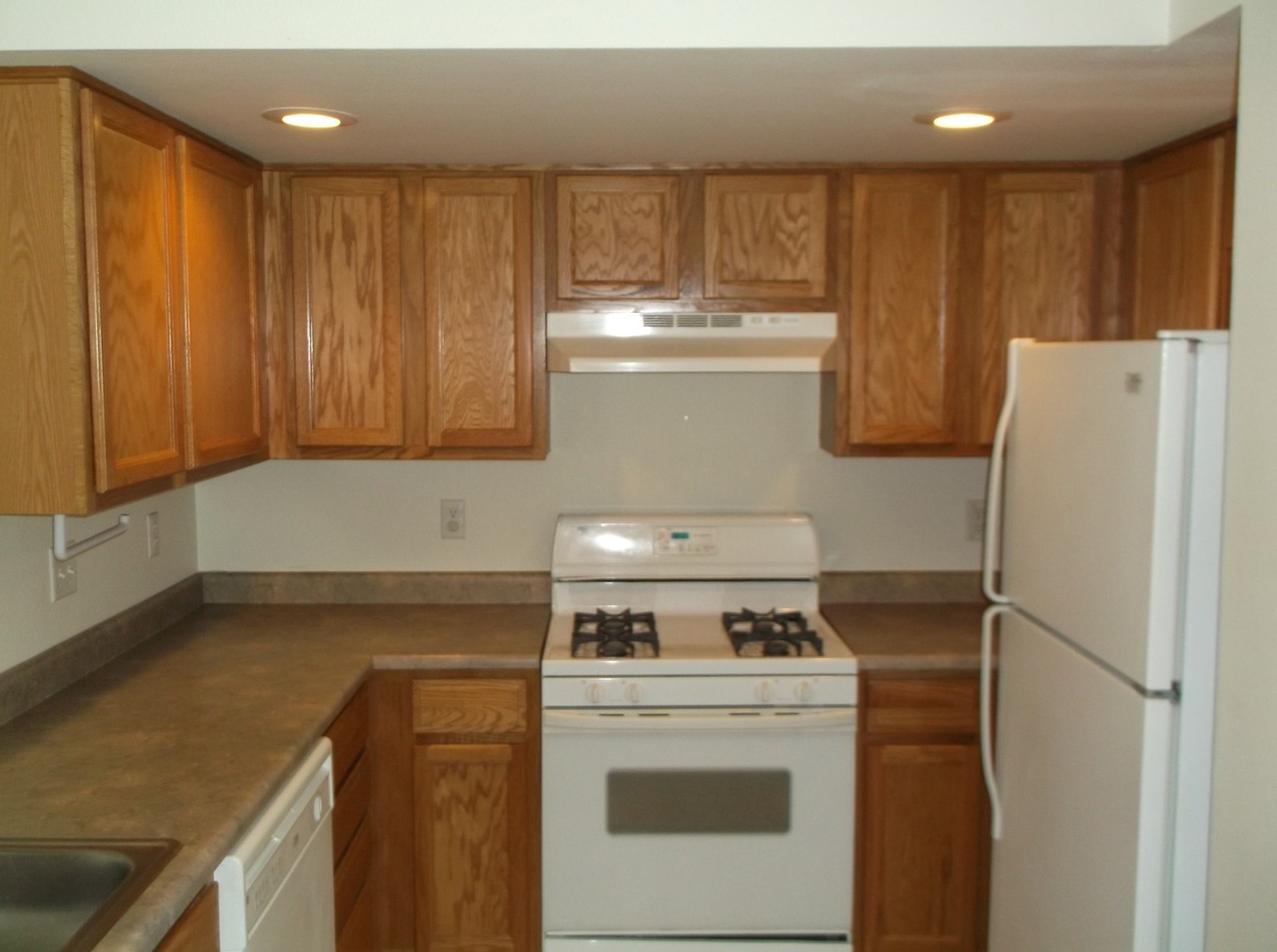 243 Abby Rd - Photo 6 of 22
