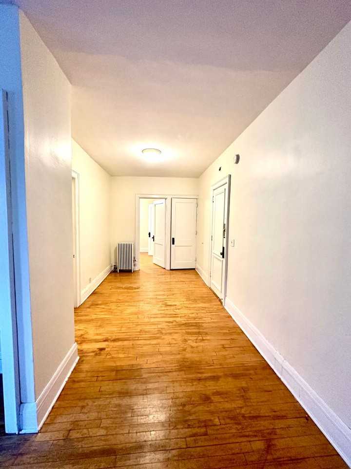 1810/12 Bryant Ave S - Photo 5 of 19