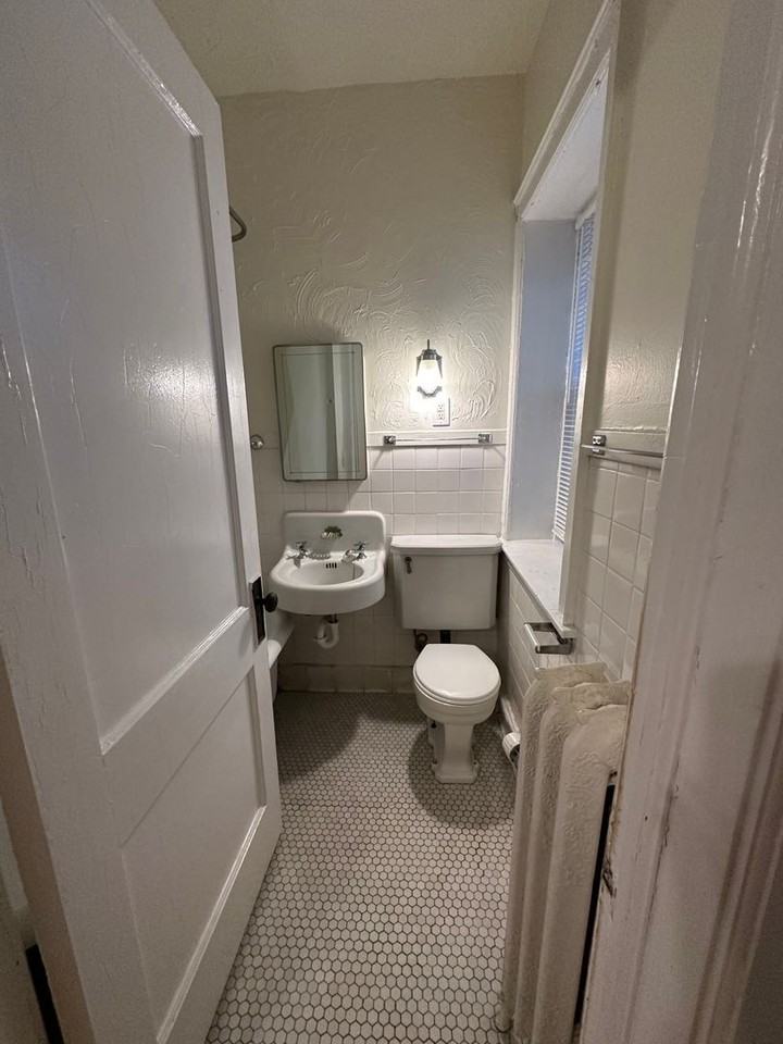 1810/12 Bryant Ave S - Photo 7 of 19