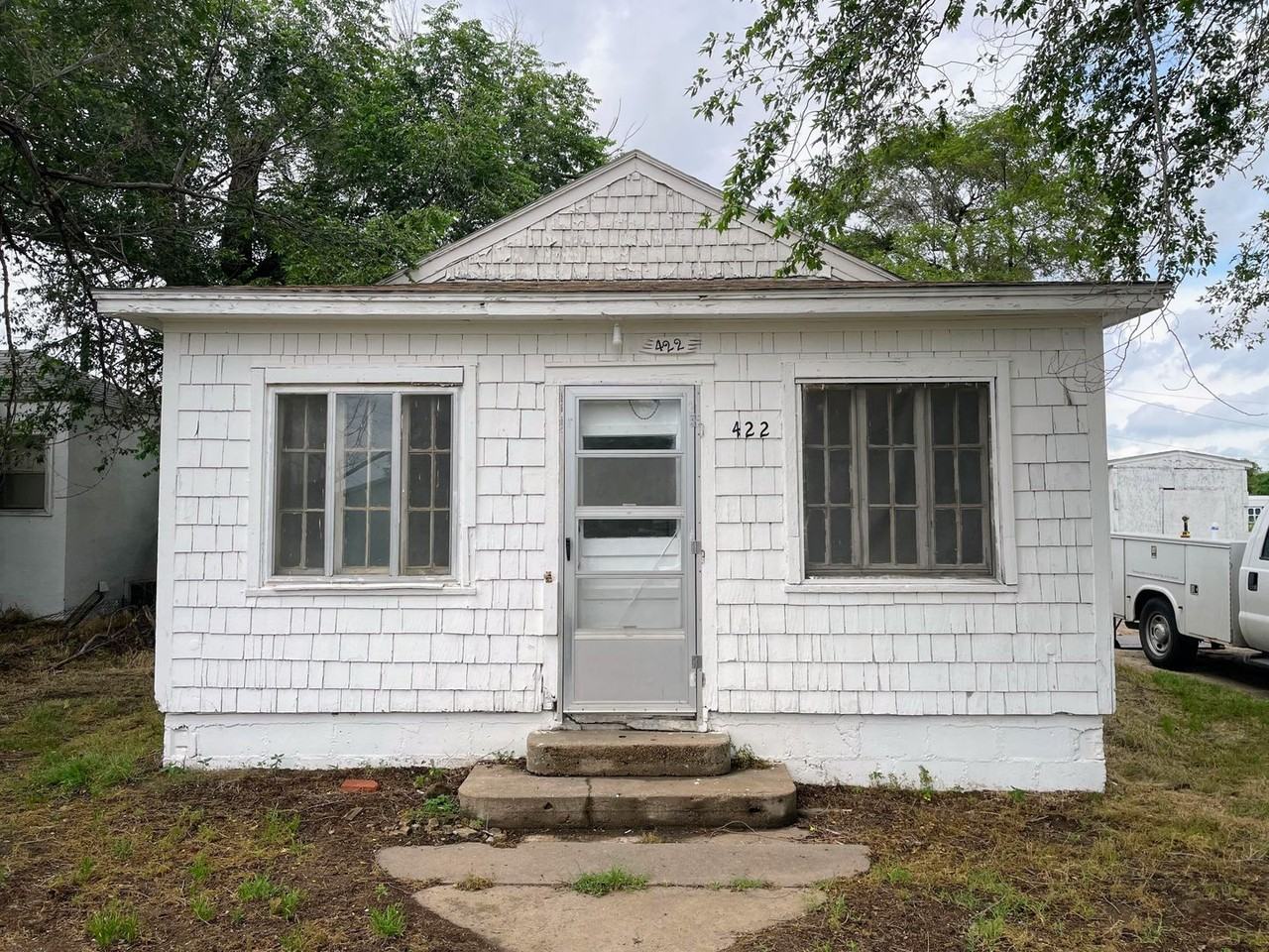 422 Walker St - Photo 2 of 17