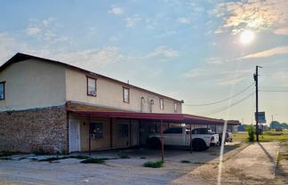 Bangs Apts - Photo 1 of 1