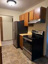 922 N Benton Dr - Photo 1 of 1